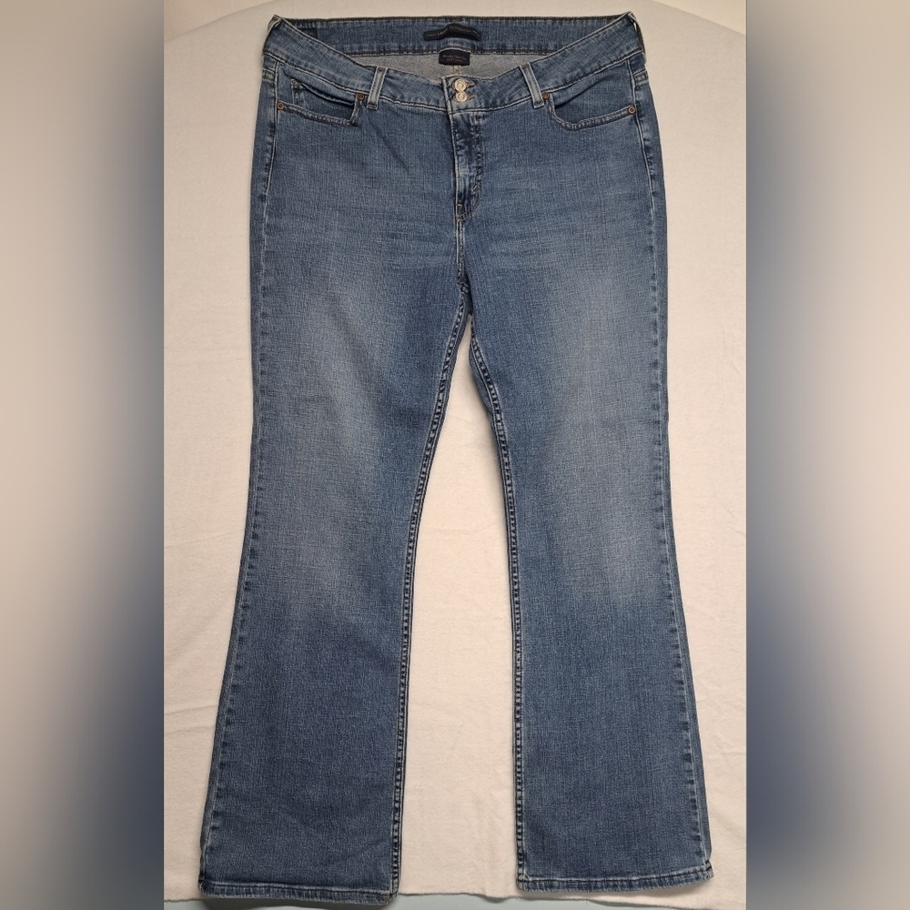 Levi's Slender Boot Cut 526 Jeans Size 16 Five Pocket Zipper Fly Stretch